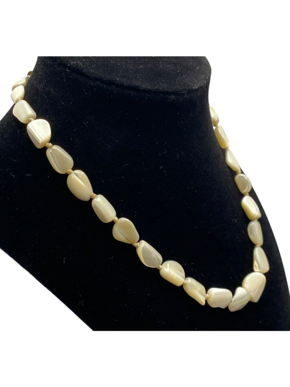 Vintage Mother of Pearl Shell Bead Necklace Les Bernard 50's 60's Retro MCM 16" - Picture 2 of 6